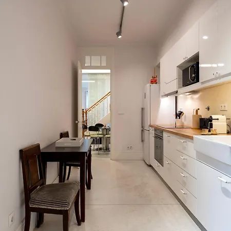 Apartment Joivy Fantastic Flat With Patio Porto