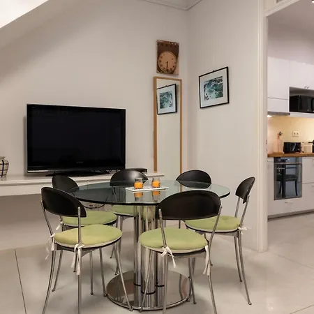 Joivy Fantastic Flat With Patio Apartment *